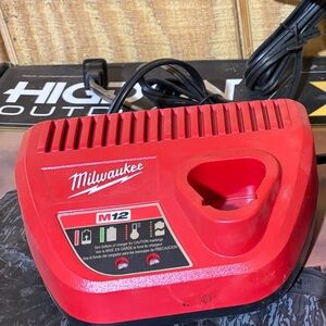 Milwaukee M12 Battery Charger